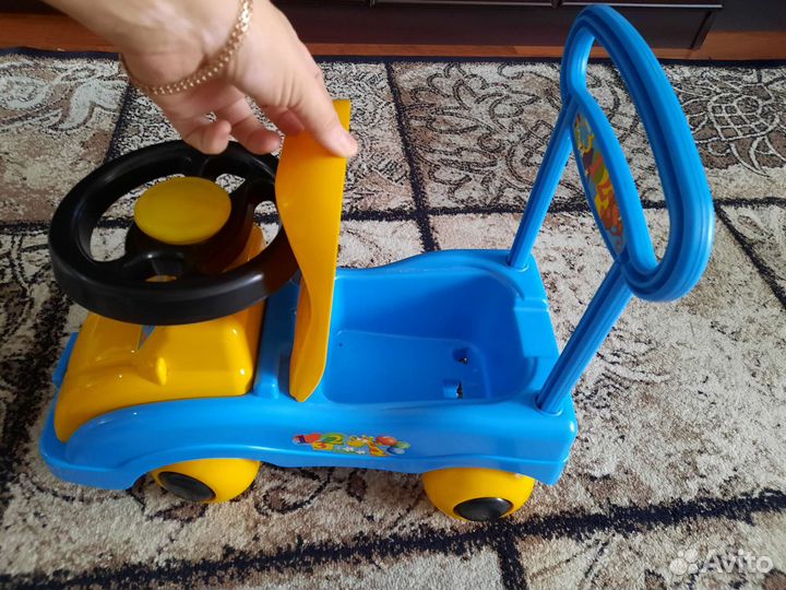 Детская машинка толокар каталка