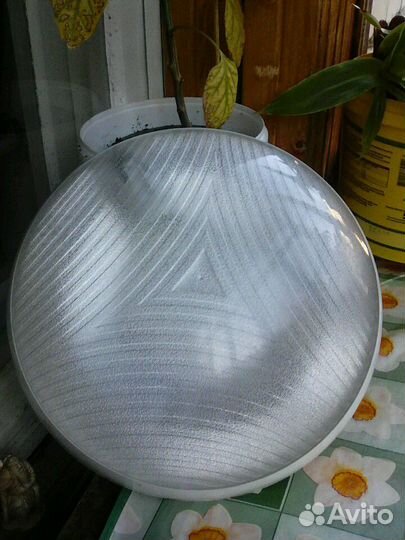 Светильник и плафоны 2 шт. к люстре