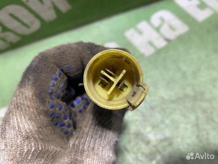 Резистор топливного насоса Toyota Crown S130