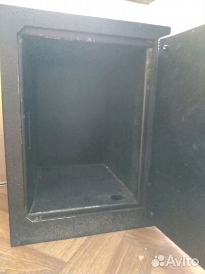 Сейф завода Новатор б/у