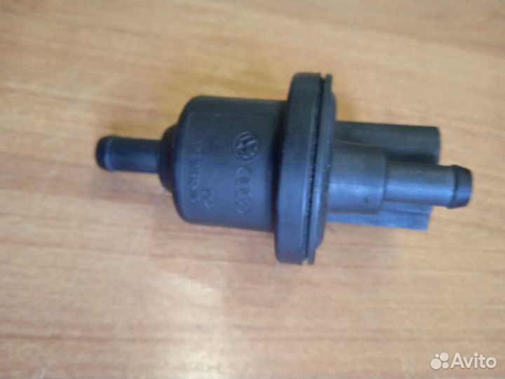 Клапан вентиляции топливного бака Volkswagen Polo