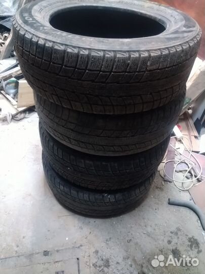 Triangle IceLink Trin PS01 235/65 R18 106H