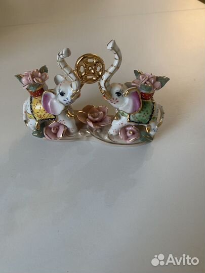 Пара слоников