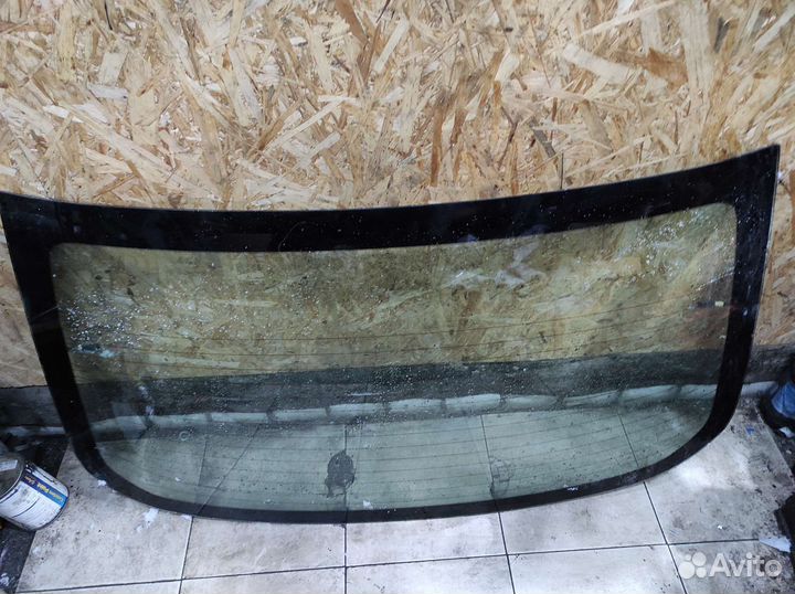 Стекло заднее Nissan Tiida C11 седан
