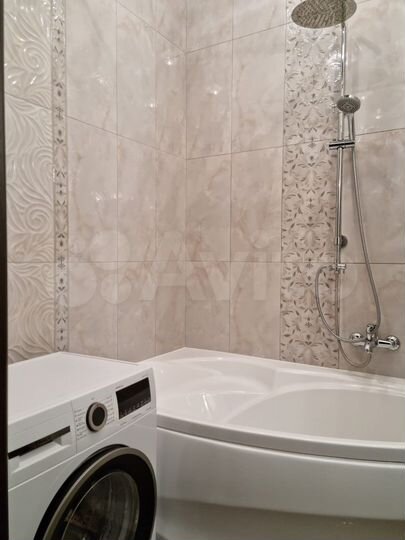 2-к. квартира, 65 м², 3/17 эт.