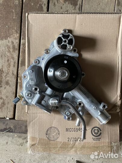 Помпа водяная dodge jeep ram chrysler 68346912AC