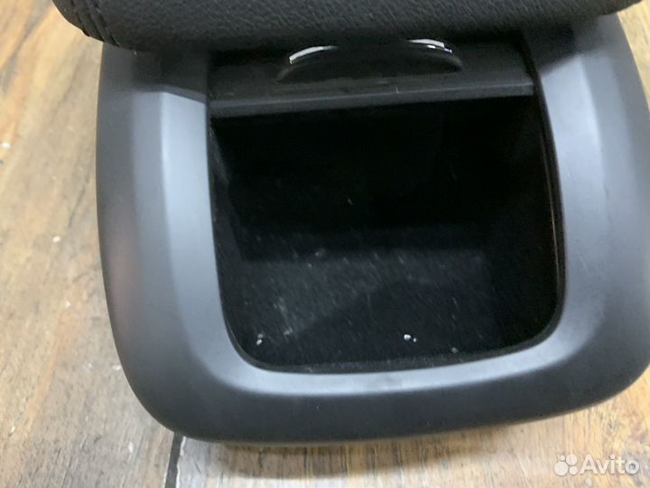 Opel zafira C Подлокотник