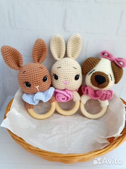 Вязаные игрушки и одежда для малышей ручной работы