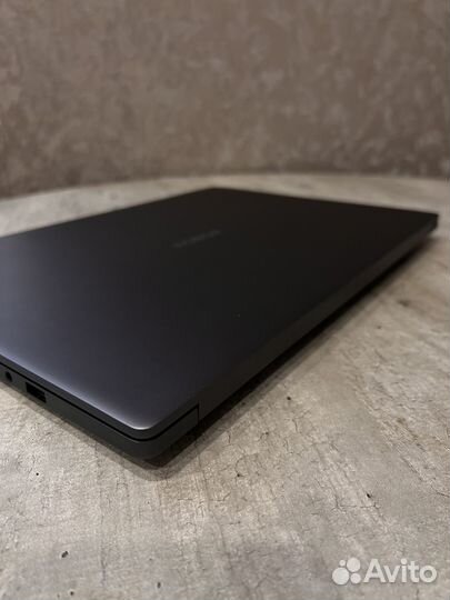Honor MagicBook X16