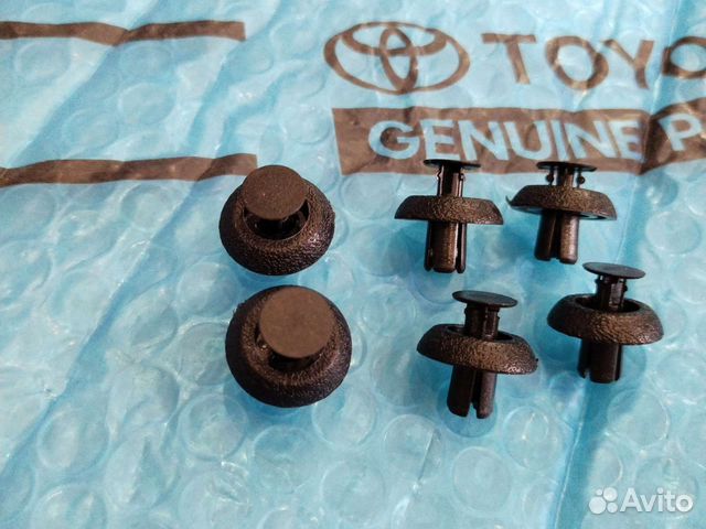 Клипса накладки Тойота Новый оригинал 90467-07217