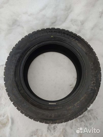 Bridgestone Ice Cruiser 7000 215/60 R16