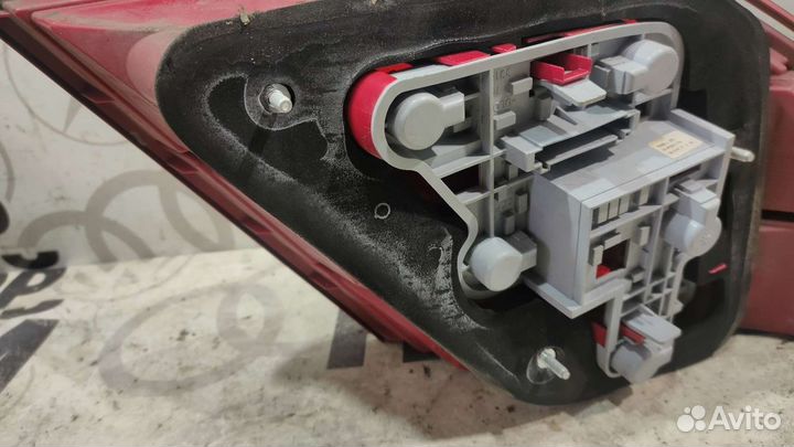 Фонарь правый Mercedes W204 дорестайлинг