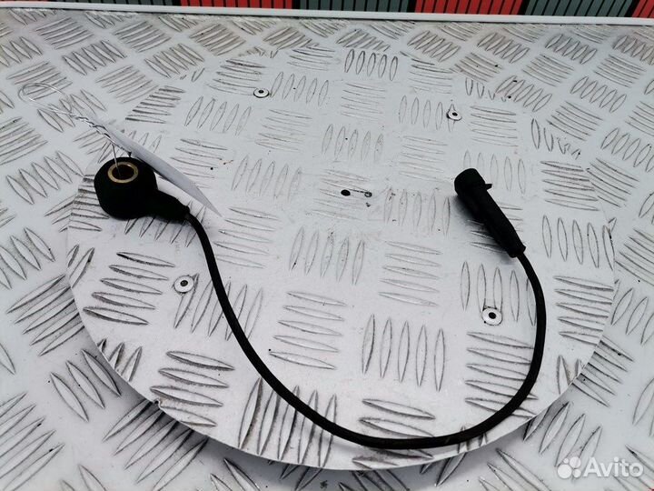 Датчик детонации для Opel Zafira A 10456240