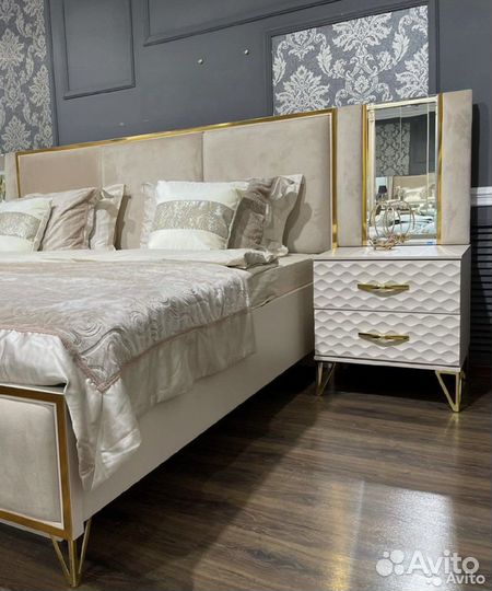 Спальный гарнитур 