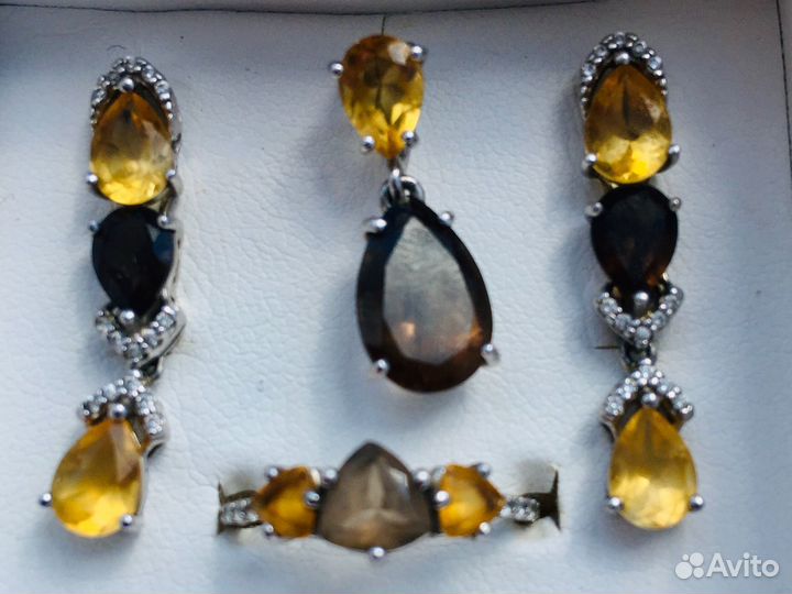 Ювелирные наборы с самоцветами