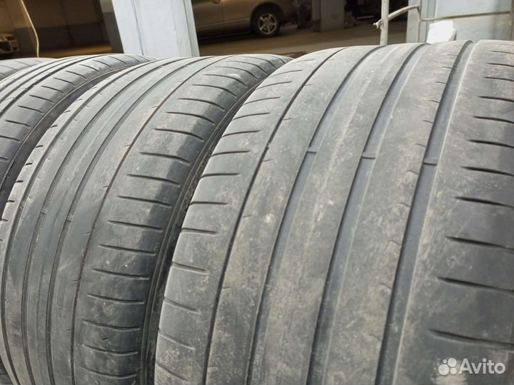 Pirelli P Zero 245/40 R20 и 275/35 R20 102Y
