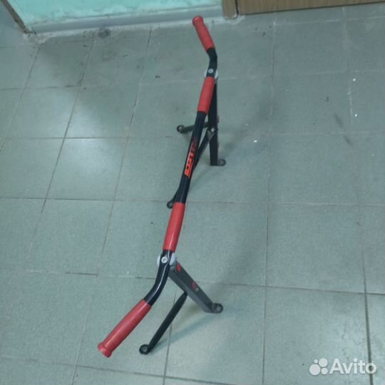 Турник настенный бу