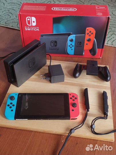 Игровая приставка Nintendo switch