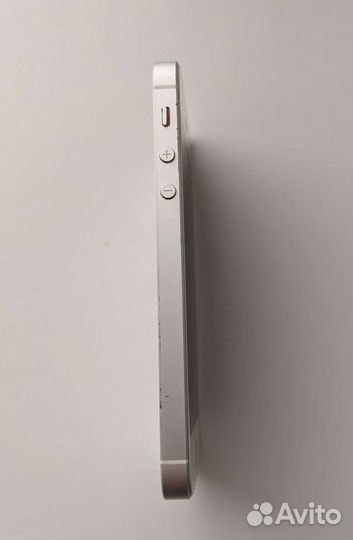 iPhone SE, 32 ГБ