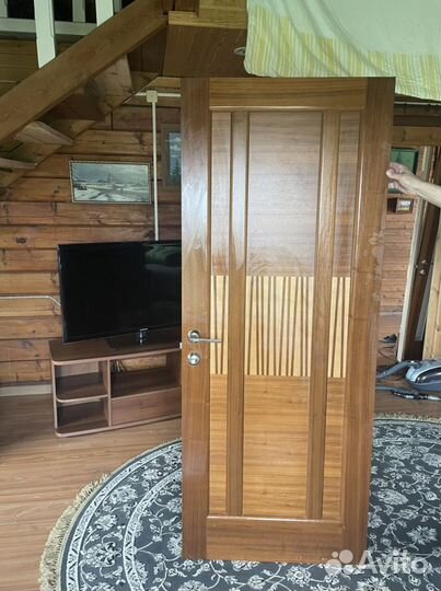 Продаю двери Волховец (натуралтный шпон) 5 шт