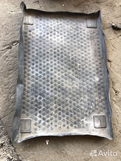 Задний коврик багажника Ford Focus 1