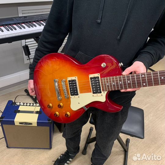 Электрогитара (+ чехол)