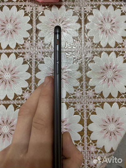 iPhone 8, 64 ГБ