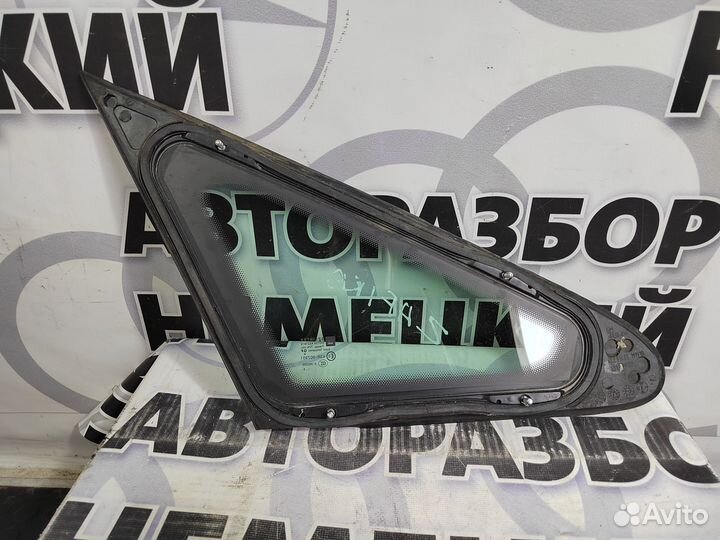 Стекло переднее левое Opel Zafira B