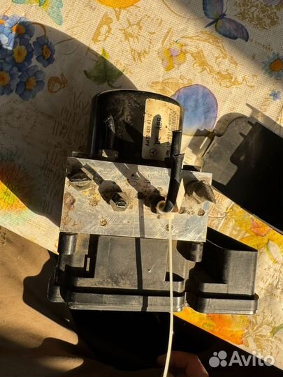 Блок abs mercedes w204