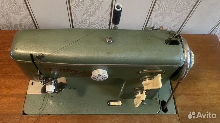 Швейная машина Veritas ножная