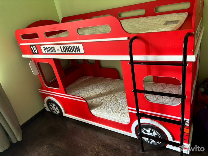 Кровать детская двухярусная