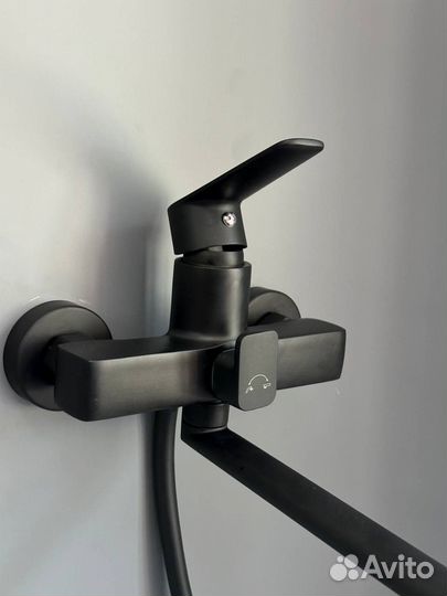 Смеситель для ванны и душа с лейкой