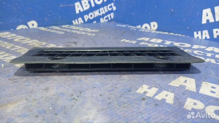 Воздуховод Audi A8 седан 1996