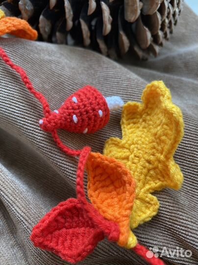 Осенняя гирлянда вязаная