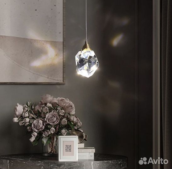 Прдвесной светильник бра золотой