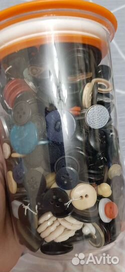 Пуговицы, ленты много