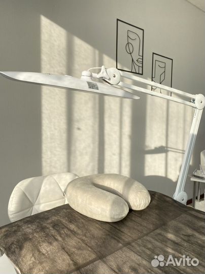 Аренда рабочего места лешмейкера, кушетка