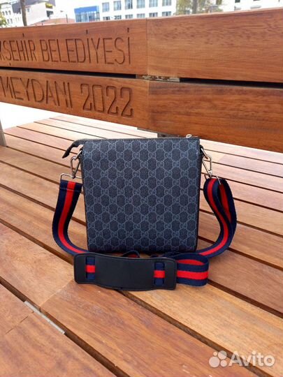 Барсетка Gucci со съёмным карабином (ремешком)