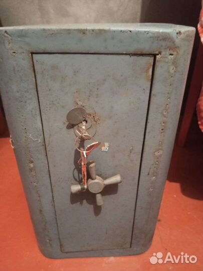 Сейф б/у