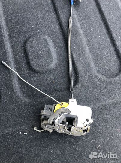 Замок передний левый шевроле круз