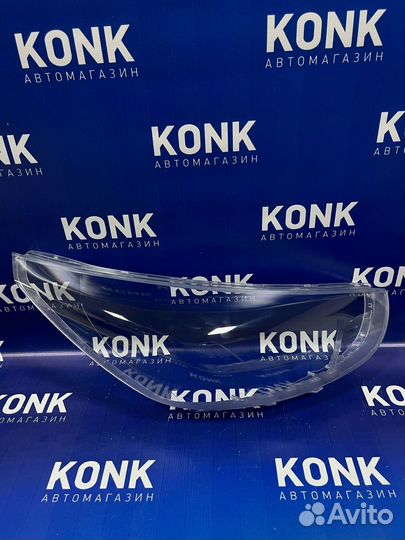 Стекло правой фары на Хюндай Солярис 2010-2014