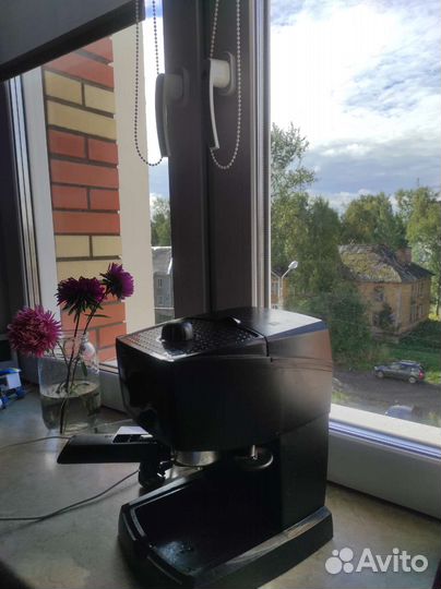 Кофеварка рожковая DeLonghi