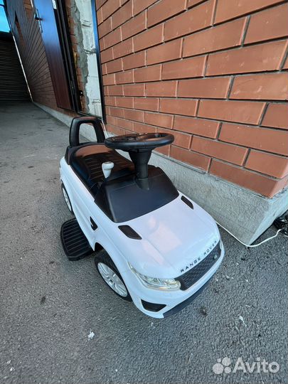 Машинка-каталка на аккумуляторе