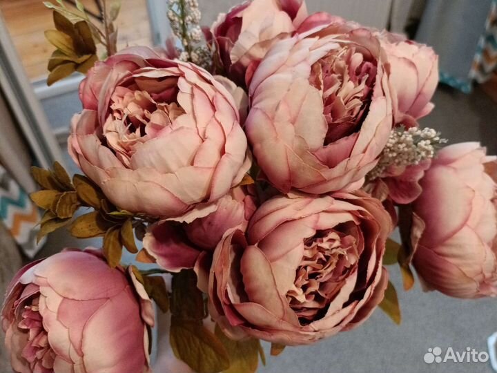 Искусственный цветок