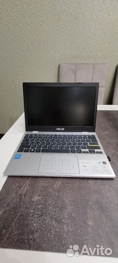 Asus L210MA-GJ164T (1,1 ггц)