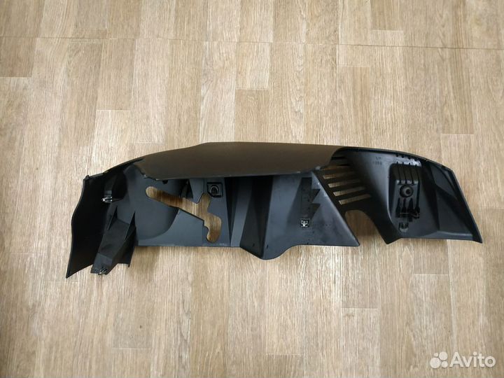 Держатель задней полки левый Ford Fusion