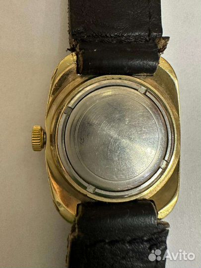 Наручные советские часы женские