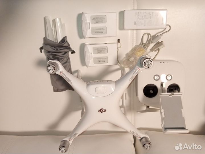 Квадрокоптер phantom 4, две батареи