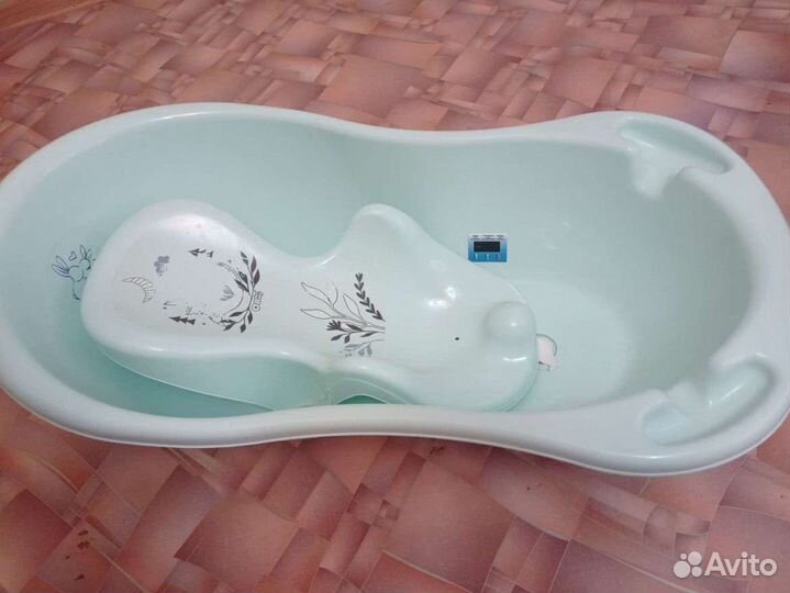 Ванночка для купания с горкой