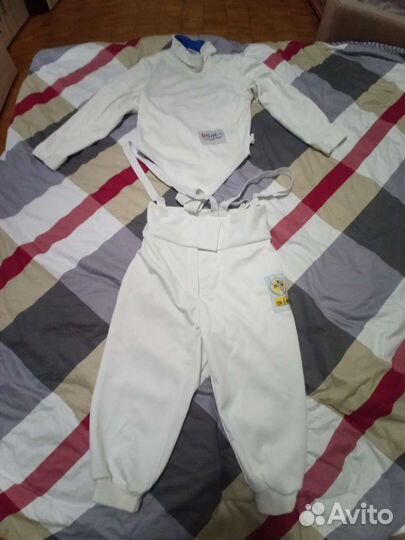 Фехтовальный костюм